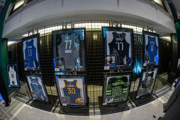 RAP-MavsBall22-details-04354